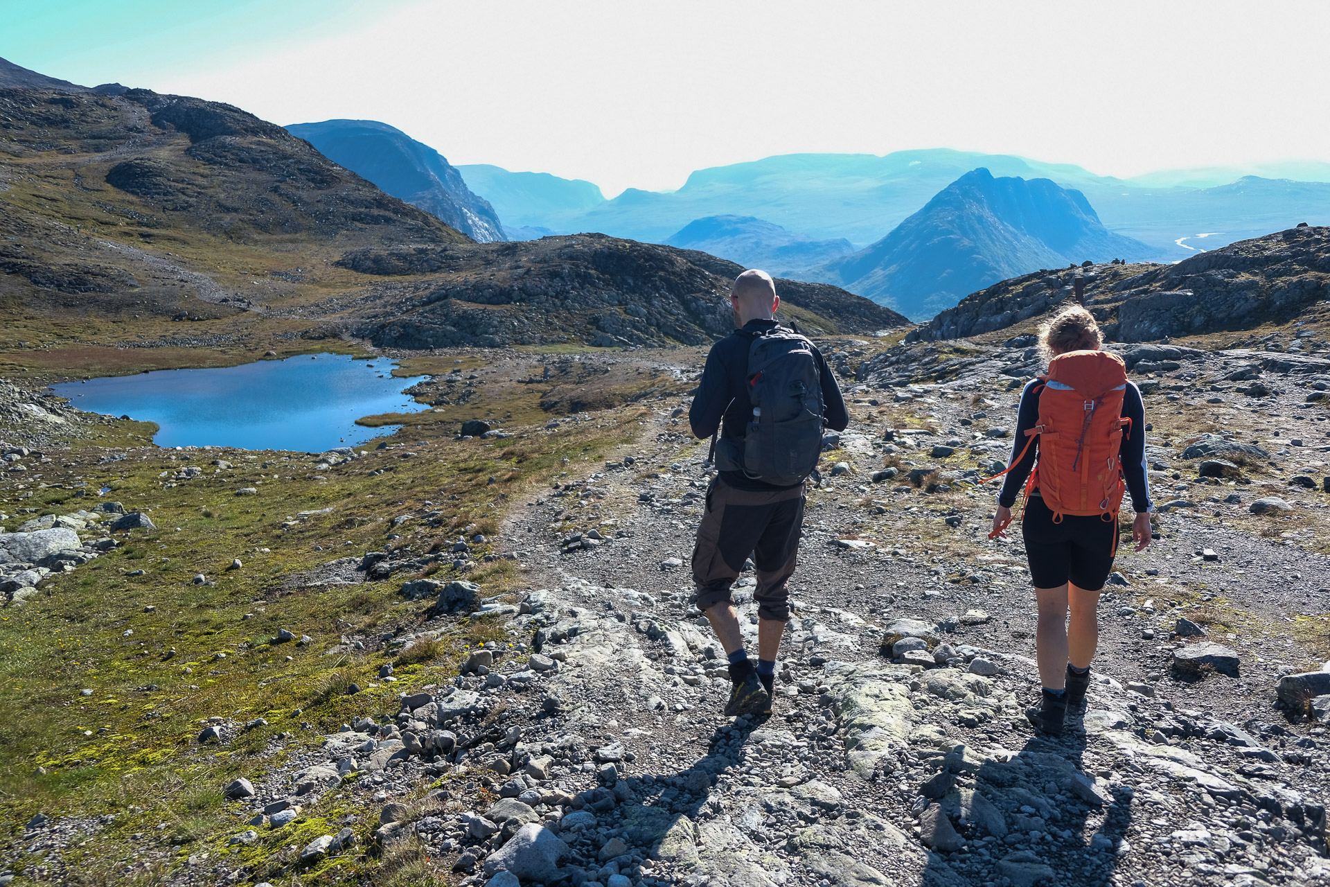 Hiking Besseggen - a classic hike in Norway - Desirée travels