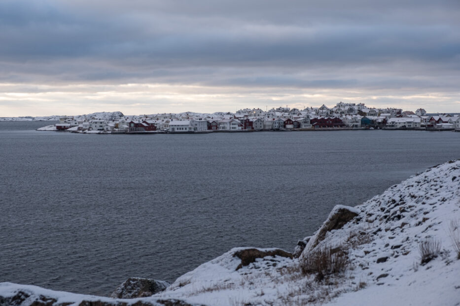 klädesholmen dekket i snø