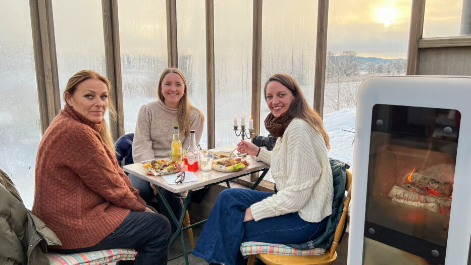 three smiling ladies around a table at skåra gårsbakeri